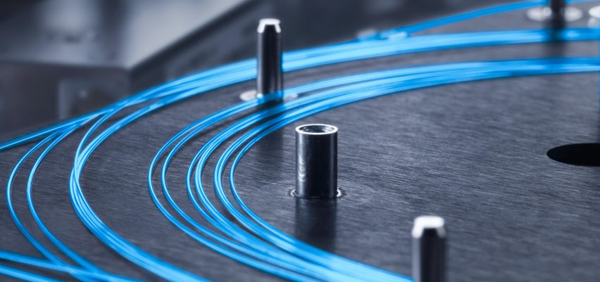 一根细光纤构成 TruFiber 激光器的谐振腔