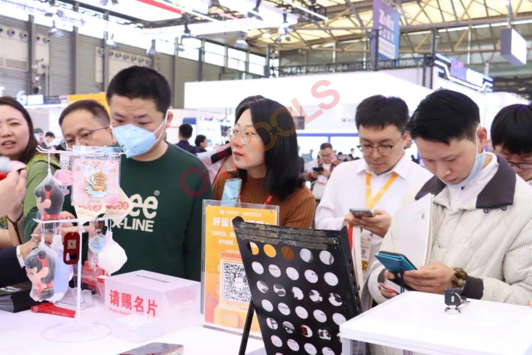 红星杨科技亮相上海光博会首日，现场人气爆棚！