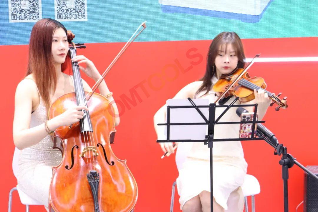 红星杨科技亮相上海光博会首日，现场人气爆棚！